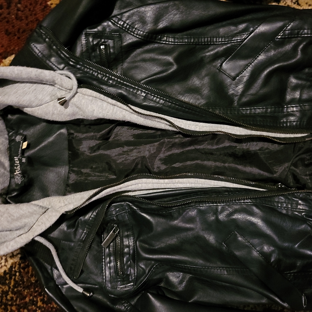 Fake leather jacket - Picture 2 of 2